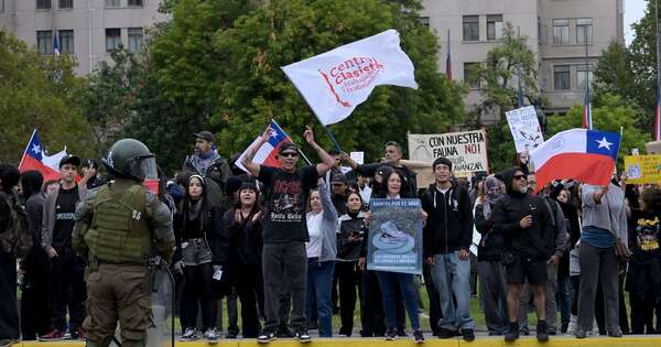 La Nación / Chile: ambientalistas protagonizan primeras protestas contra Kast