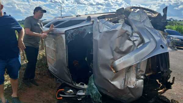 J. Eulogio Estigarribia: Mueren 3 adolescentes menonitas tras choque entre camionetas