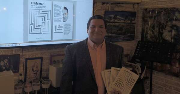 La Nación / El periodista José Zalazar presentó su primera novela “El mentor”