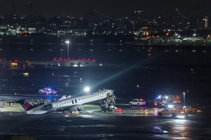 Tragedia en NY: dos mu3rtos tras choque entre avión y camión de bomberos - Portal Digital Cáritas Universidad Católica