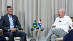 Peña y Lula intensifican conversaciones para revisión del Anexo C