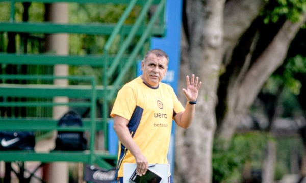 Pedro Sarabia finaliza su ciclo en Luqueño: dirigió apenas cuatro partidos - trece