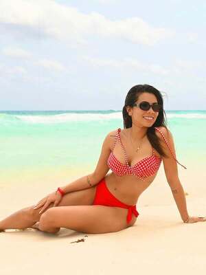 Popular / (GALERÍA) ¡Doña de pelotero cerrista se mostró encuerada en Cancún!