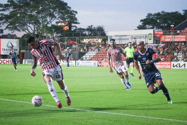 Popular / Al Sportivo San Lorenzo y Nacional se le perdió el arco en la ciudad universitaria