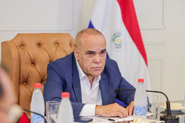 Bachi Núñez renuncia a bonificaciones mensuales y presenta proyecto para eliminarlas en los tres poderes del Estado - El Trueno