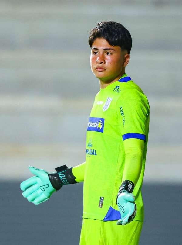 El polémico debut de Juan Armoa en 2 de Mayo, que duró dos minutos - 2 de Mayo - ABC Color