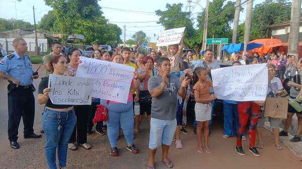 Capiatá: 1.600 alumnos siguen sin kits escolares en escuela pública - Nacionales - ABC Color