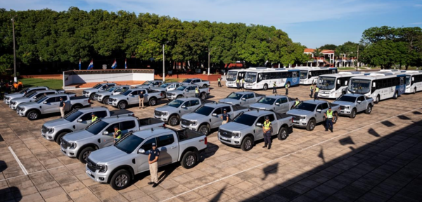 Peña encabezó acto de entrega de equipos y vehículos a la Policía Nacional - ADN Digital