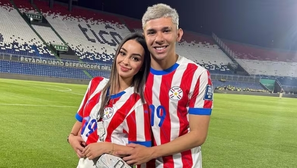 Popular / ¡Doña de Julio Enciso contó que le hace chipa y mbejú a su ména en Francia!