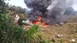 Avión militar colombiano se precipitó con más de 100 personas a bordo: esto es lo que se sabe - Mundo - ABC Color