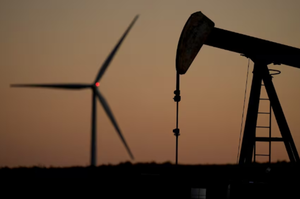 Petróleo baja 13% después de que Trump suspenda ataques a Irán