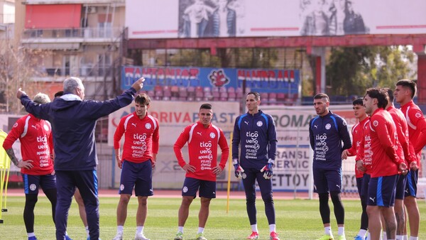 Primera práctica de la Albirroja en Atenas