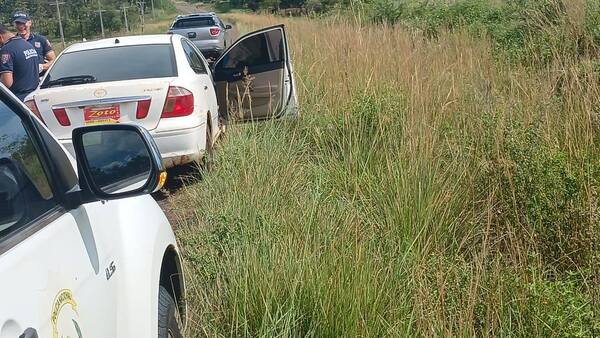 Recuperan en Caazapá un automóvil denunciado como hurtado en General Artigas