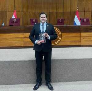 Popular / ¡Lanzamiento del libro "Jugando a ser dioses" del Dr. Hugo Vera