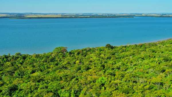 Itaipú impulsa iniciativas de cuidado y mejoramiento de la calidad del agua de su embalse - ADN Digital
