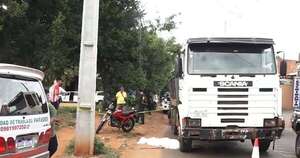 La Nación / Desgracia en Capiatá: padre, madre e hijo iban en moto y tras caer fueron arrollados por un camión