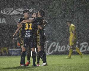 Trinidense 3-Recoleta FC 2: La Cruz para el Canario - Fútbol - ABC Color
