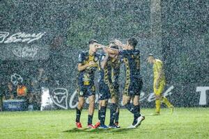 Trinidense se impone como local