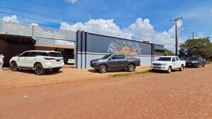 Policía allana un lavadero y demora al encargado tras sicariato en Pedro Juan Caballero