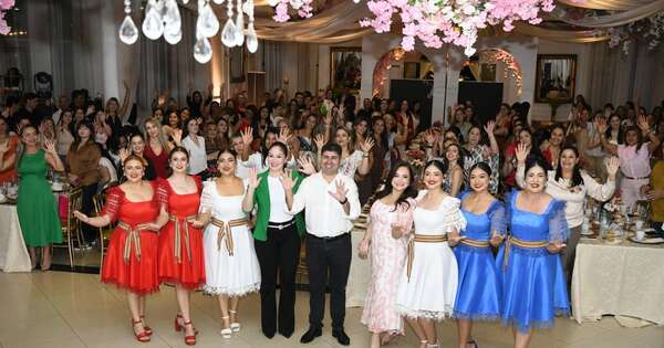 La Nación / En multitudinario acto brindan respaldo a Magno Álvarez