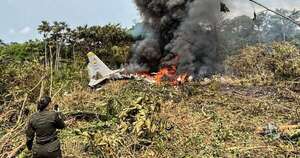 La Nación / Colombia: al menos 8 muertos en caída de avión con 125 pasajeros