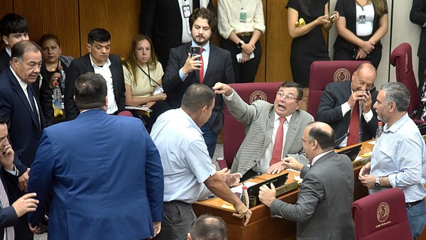 En proyecto instan a EEUU a levantar sanciones a designados como corruptos