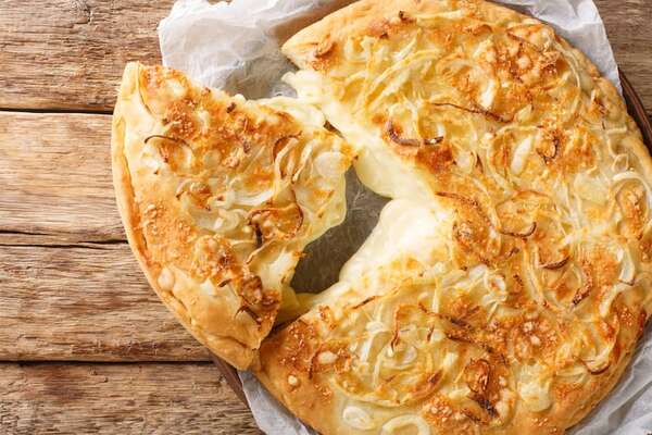 Tarta de cebolla y queso tipo fugazzeta: cómo lograr un relleno cremoso  - Gastronomía - ABC Color