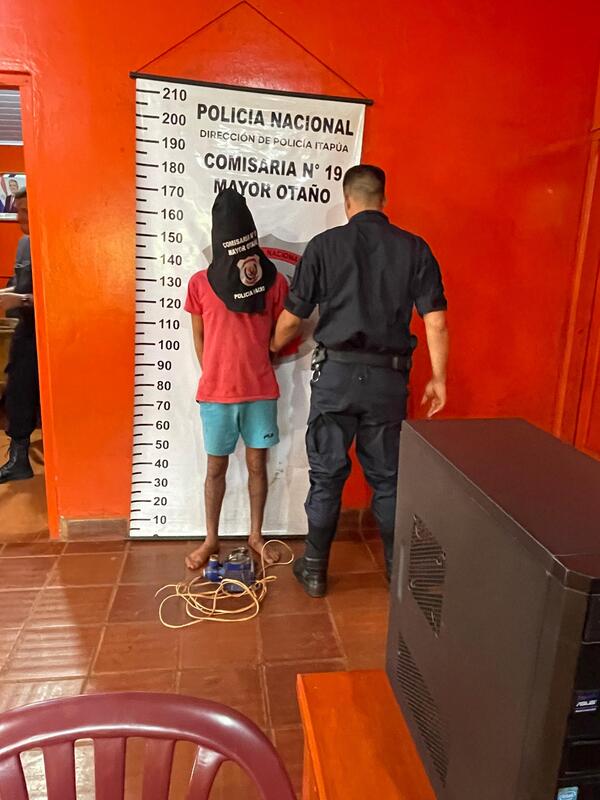 Joven de 24 años detenido tras ser sindicado como autor de un hurto en Mayor Otaño