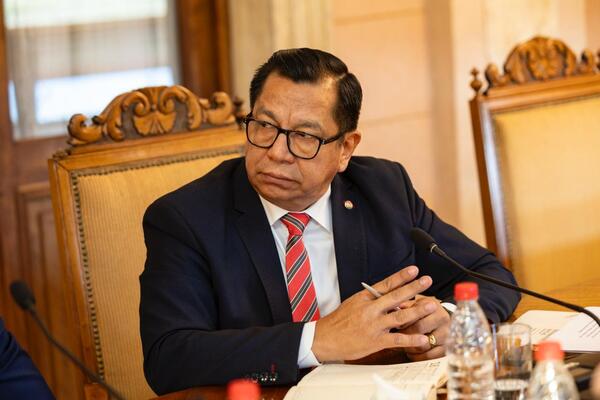 Pulso por Hambre Cero: proponen quitar poder a Tadeo Rojas