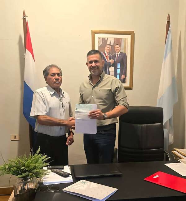 Grave denuncia: funcionario de EBY habría condicionado beneficios por votos - Política - ABC Color