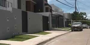 Grupo armado asaltó mansión vinculada a Sebastián Marset: ¿qué se llevaron? - Policiales - ABC Color