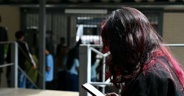 La Nación / Juicio sobre adicción a redes sociales no logra consenso en su jurado