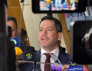 Latorre admite que deben recortarse privilegios y afirma que “hay que cortar la grasa” en el Estado - Canal-E