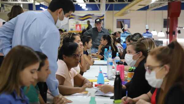 Bachillerato técnico e ingeniería en sistemas muestran mayor inserción laboral, según estudio