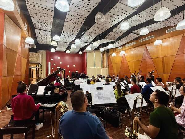 Orquesta Sinfónica Nacional quiso formar un coro y le llovieron críticas de cantantes - Música - ABC Color