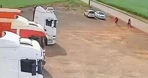 La Nación / Matan a balazos a empresario camionero en un taller mecánico de Santa Rita