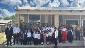 Habilitan dos aulas en comunidad del Chaco que hace 50 años lucha por legalizar tierras - Noticias del Chaco - ABC Color