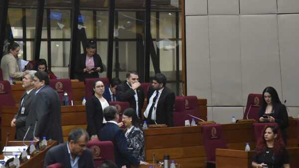 Hambre Cero: Cartista amenaza con centralización y opositores dicen que se disputa un botín