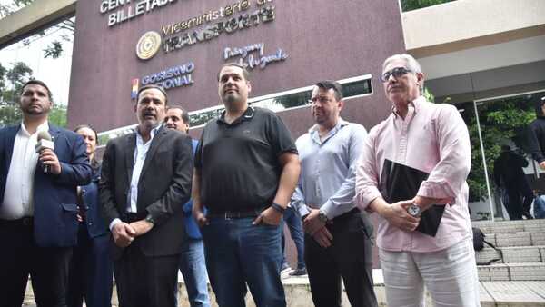 Transportistas dicen que podrán operar solo hasta el viernes