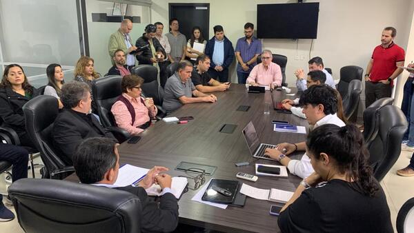 Viceministro reconoce urgencia de transportistas y promete soluciones