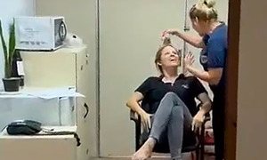 Funcionarias de Oficina de Víctimas de San Lorenzo suspendidas por 'skincare' en horario laboral - OviedoPress