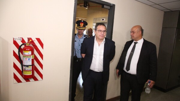 Tribunal que revocó prisión a Carlos Granada ahora confirma su condena a 10 años por coacción y violación