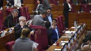 Economía de guerra: Cartismo deja sin cuórum estudio de reducción de gastos superfluos