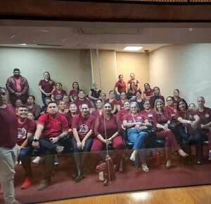 Diputados sancionan ley que dignifica labor del obstetra  - Política - ABC Color