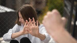 Madres salvan a sus hijas de episodios violentos y denuncian a sus ex parejas