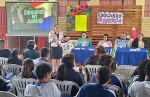 Educando en Justicia abordó derechos, acoso escolar y prevención penal en la ciudad de Escobar, Paraguarí