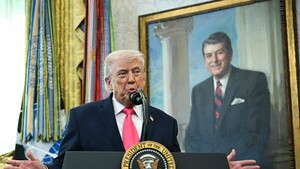 Trump dice que Irán dio "un regalo muy grande" relacionado con el estrecho de Ormuz