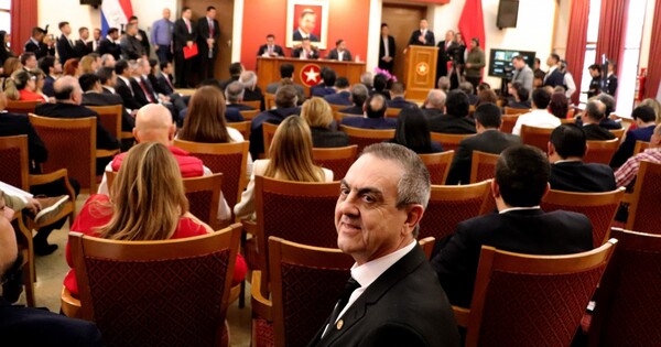 Un grupo de diputados oficialistas quebró el quorum para demorar el recorte de beneficios al Congreso