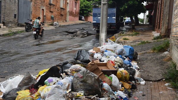 Asunción está plagada de basura y Bello sacará a funcionarios para limpiar