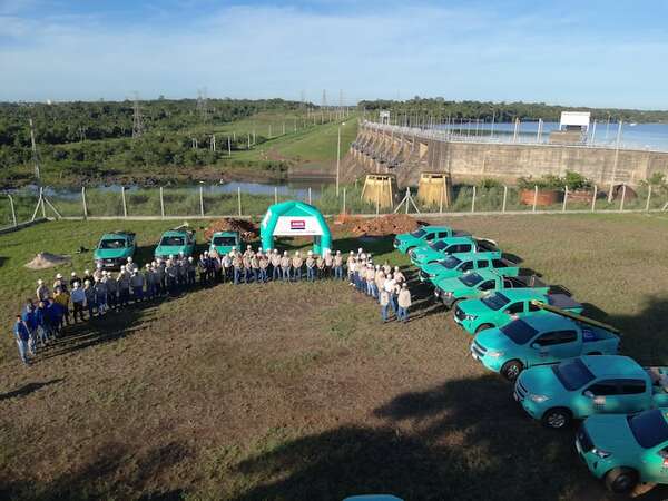 ANDE interviene conexiones irregulares de supermercado, edificio y comercio en Alto Paraná - Economía - ABC Color